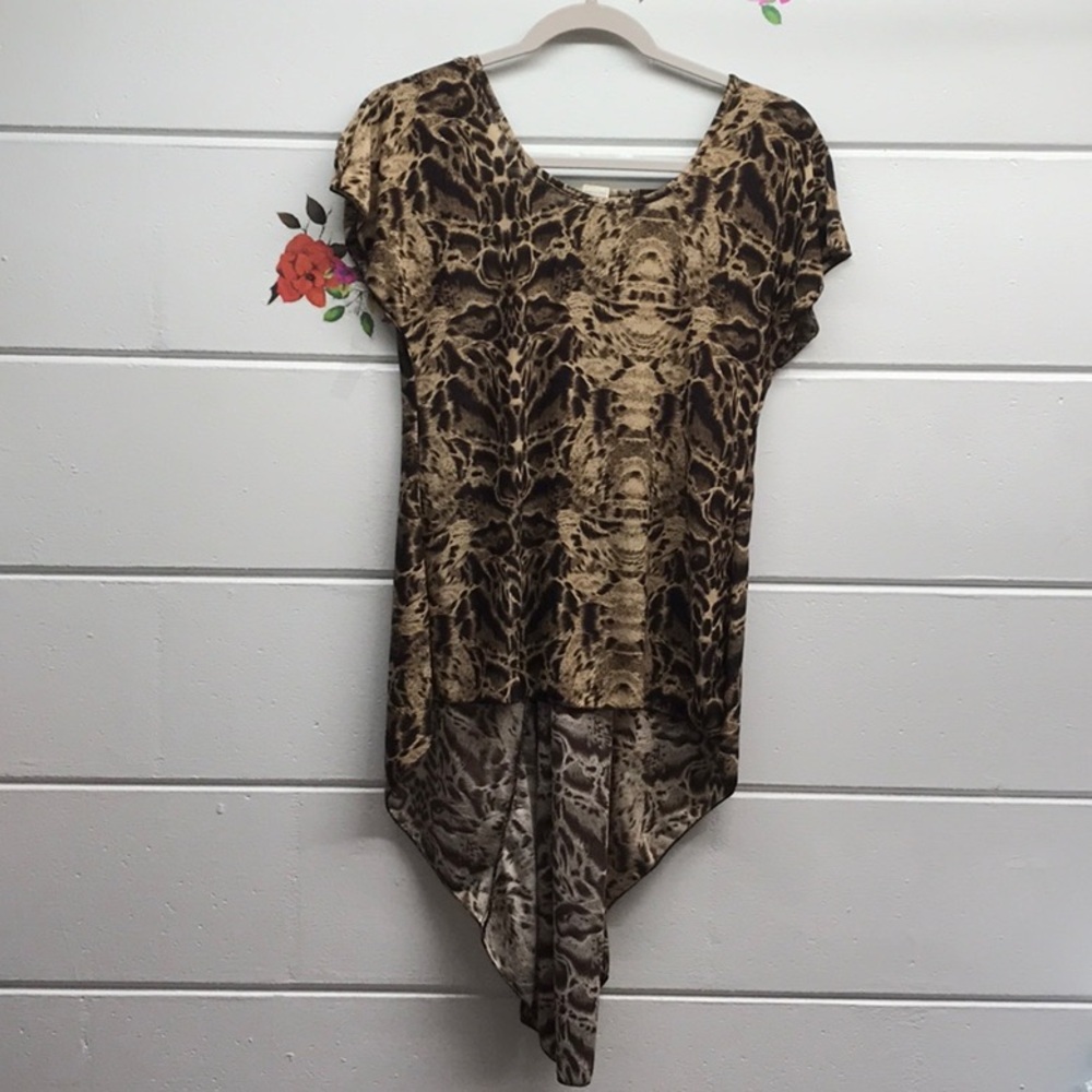 Women’s short sleeves top. Size small